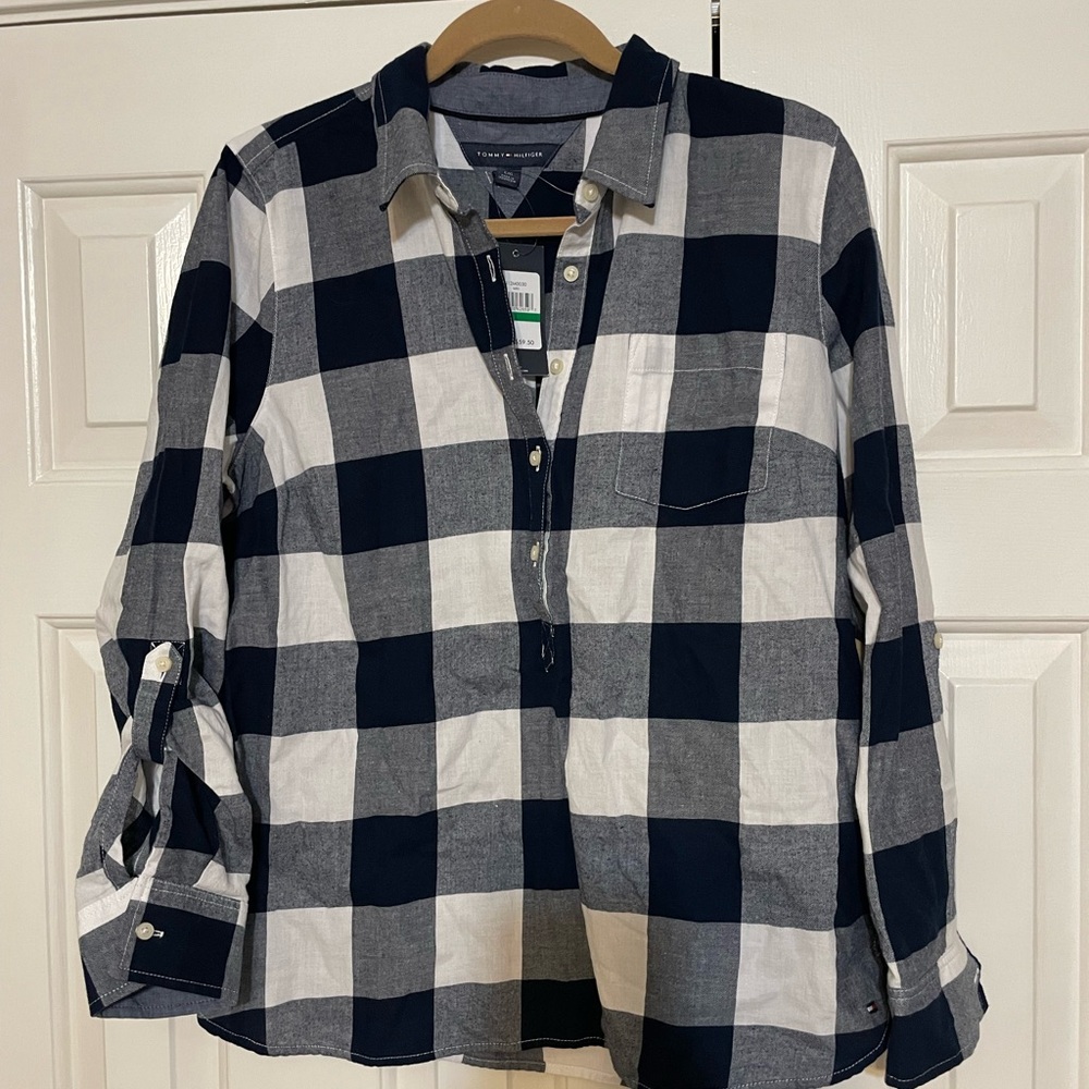 NWT Women’s Tommy Hilfiger Blouse - Size Large